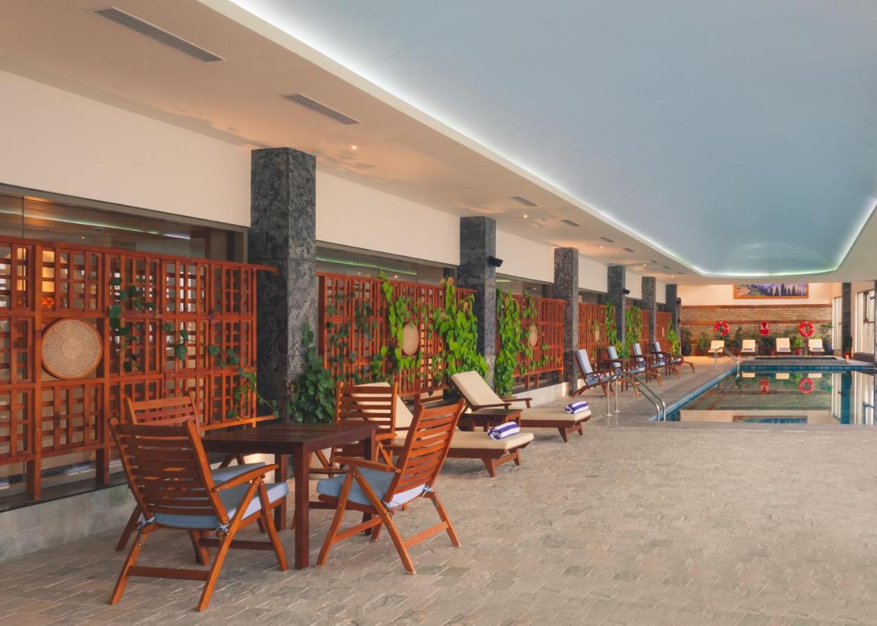 Taj Theog Resort & Spa Шимла Экстерьер фото